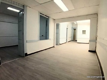 Oficina en arriendo mensual en Casa Oficina G. Gana San Diego Santiago (168007), Santiago - 2 baños