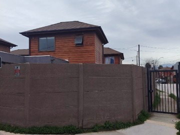 Casa en arriendo mensual en Insuperable Casa Esquina Remodelada con Amplio Patio - 2 dormitorios, 2 baños