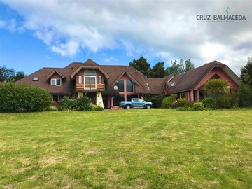 Casa en venta en Avellanos de trapen, Puerto Montt - 7 dormitorios