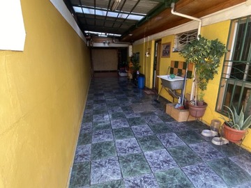 Casa en venta en Excelente casa 6d2b3e condell / josé manuel infante, Renca - 6 dormitorios, 2 baños