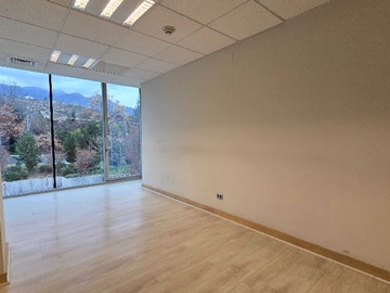 Oficina en arriendo mensual en 47 m² | Estacionamiento | Vista Calán (178097), Las Condes - 1 baño