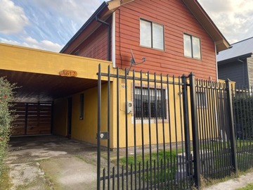 Casa en venta en Avenida Amsterdam 1612, Curicó - 5 dormitorios, 2 baños