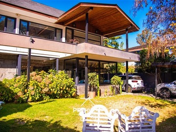 Casa en venta en Pedro de Valdivia, Providencia - 5 dormitorios, 4 baños