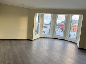 Oficina en arriendo mensual en Urmeneta 500, Puerto Montt - 5 dormitorios, 3 baños