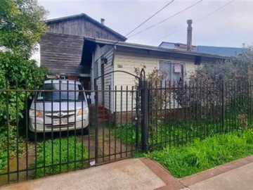 Departamento en venta en casa de esquina, ubicada en Av. Luis Durand, Temuco - 12 dormitorios
