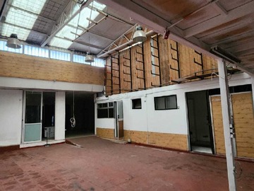 Local Comercial en arriendo mensual en Oportunidad de Inversión en Zona Comercial (171053), Santiago - 3 baños