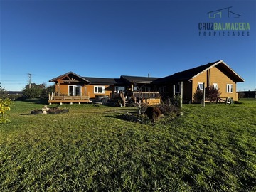 Casa en venta en Terrazas del Maullín, Puerto Varas - 6 dormitorios, 3 baños