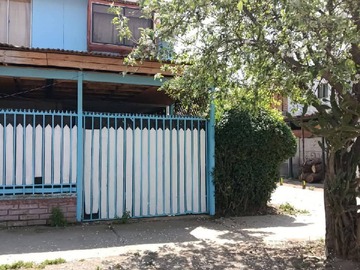 Casa en venta en Amplia Casa Villa el Pellin Lampa - 6 dormitorios, 1 baño