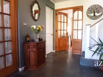 Casa en venta en Para renovar, frente a clinica u andes. (181752), Las Condes - 4 dormitorios, 4 baños