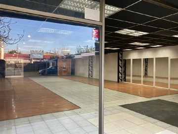 Local Comercial en venta en Local Comercial en Pleno Centro de Chillán, Chillán - 2 baños