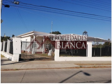 Casa en venta en Quilpué, Quilpué - 6 dormitorios, 5 baños