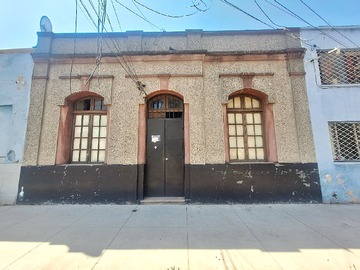 Casa en venta en Avenida México, Recoleta - 10 dormitorios, 3 baños
