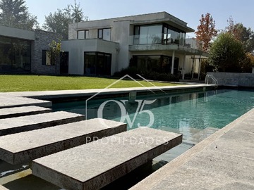 Casa en venta en Preciosa Casa en venta, Brisas de chicureo (163781), Colina - 5 dormitorios, 5 baños
