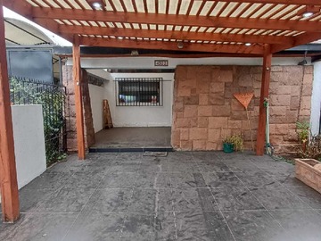 Casa en venta en Casa con potencial Villa Frei (95604), Ñuñoa - 3 dormitorios, 2 baños