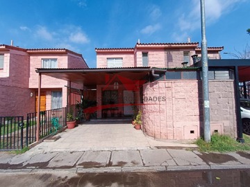 Casa en venta en Casa de Dos Pisos 3 Dormitorios 2 Baños, Quilicura - 3 dormitorios, 2 baños
