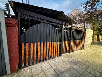Casa en venta en Metro conchali, Independencia - 10 dormitorios, 3 baños