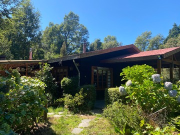Casa en venta en Pucon, Pucón - 3 dormitorios, 2 baños