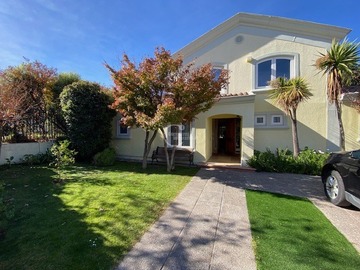 Casa en venta en Basel, Lo Barnechea - 5 dormitorios, 4 baños