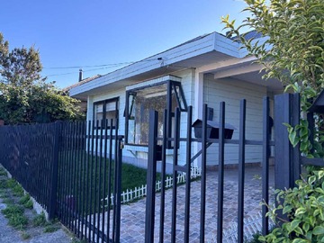 Casa en venta en Vivienda Luminosa en Entorno Tranquilo (146252), Puerto Montt - 3 dormitorios, 2 baños