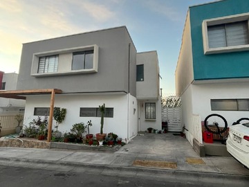 Casa en arriendo mensual en Los Conquistadores 13704, Antofagasta - 3 dormitorios, 3 baños