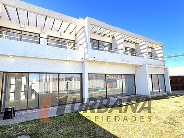 Casa en venta en Oportunidad ! exclusiva casa en la ciudad de andacollo, Andacollo - 5 dormitorios, 3 baños