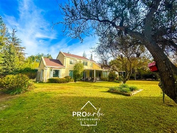 Casa en venta en Camino el Algarrobo, Colina - 5 dormitorios, 4 baños