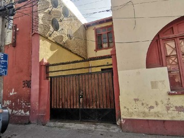 Casa en venta en Casa de 2 pisos en venta, 14D,5B,E,Bod (173466), Estación Central - 14 dormitorios, 5 baños