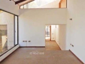 Casa en venta en Camino La Arboleda, Vitacura - 5 dormitorios, 5 baños