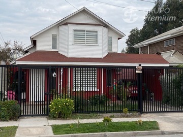 Casa en venta en Calle Uno con Calle Tres, Peñaflor - 4 dormitorios, 1 baño