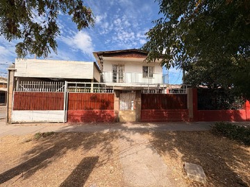 Casa en venta en Casa Esquina con Gran Potencial en Estación Central - 4 dormitorios, 1 baño