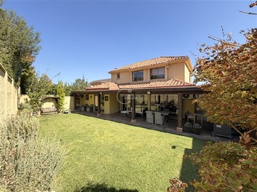 Casa en arriendo mensual en Teresa Vial / El Nogal, Lo Barnechea - 5 dormitorios, 3 baños