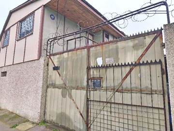 Local Comercial en venta en Vende Taller Mecánico a Puertas Cerradas en Villa Alemana - 2 dormitorios, 2 baños