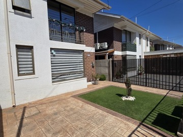 Casa en venta en Condominio las catalpas, Maipú - 3 dormitorios, 2 baños