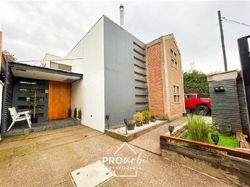 Casa en venta en Las Tranqueras, Vitacura - 4 dormitorios, 3 baños