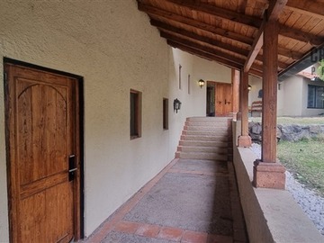 Casa en venta en Hacienda Chacabuco, Colina - 4 dormitorios, 3 baños