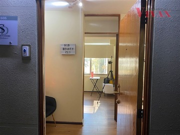Oficina en venta en Pasos Metro Alcántara, Las Condes - 2 dormitorios, 1 baño