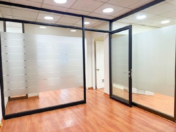 Oficina en arriendo mensual en Cercano a apoquindo con manquehue, Las Condes - 3 dormitorios, 2 baños