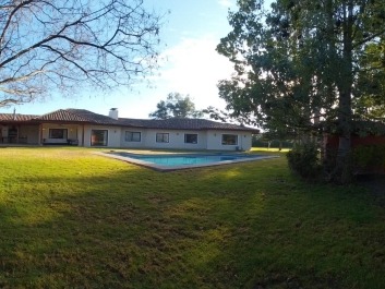 Casa en venta en Camino carampangue, Talagante - 4 dormitorios, 6 baños