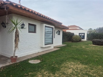 Casa en arriendo mensual en Rinconada, Rinconada - 4 dormitorios, 3 baños
