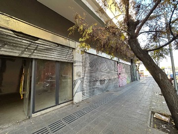 Local Comercial en arriendo mensual en Local Comercial Amplio y Bien Ubicado (177229), Santiago - 1 baño
