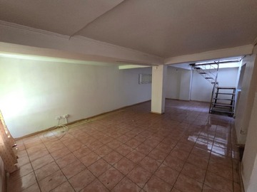 Casa en venta en Metro ecuador, Estación Central - 5 dormitorios, 2 baños