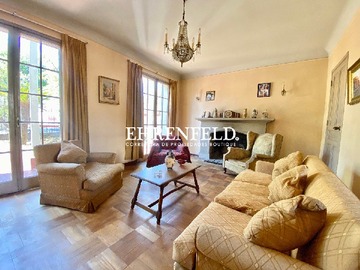 Casa en venta en Ñuñoa, Estadio Nacional, Ñuñoa - 5 dormitorios, 2 baños