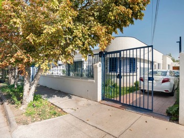 Casa en arriendo mensual en Barrio suarez mujica / estadio nacional, Ñuñoa - 9 dormitorios, 8 baños