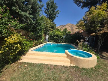 Casa en venta en Avenida Pedro Fontova Norte 8026, Huechuraba - 4 dormitorios, 4 baños