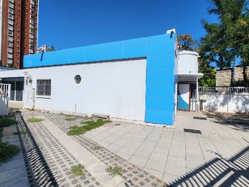 Casa en arriendo mensual en Presidente José Battle y Ordoñez 4700, Ñuñoa - 6 dormitorios, 3 baños