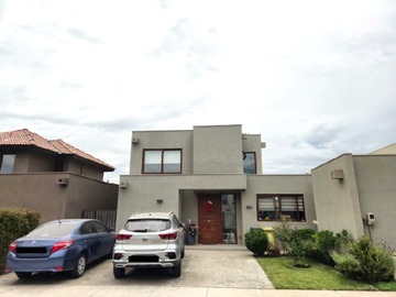 Venta / Casa / Colina