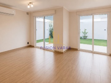 Casa en arriendo mensual en 400, Padre Hurtado - 3 dormitorios, 3 baños