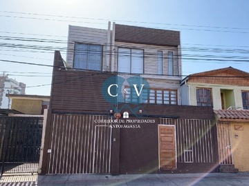 Casa en arriendo mensual en Pedro Gamboni 0116, Antofagasta, Región de Antofagasta 1240000, Chile, Antofagasta - 5 dormitorios, 4 baños