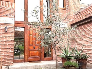 Casa en venta en Almendro poniente 500, Huechuraba - 5 dormitorios, 4 baños
