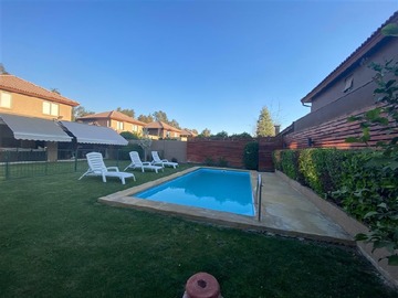 Arriendo Mensual / Casa / Colina